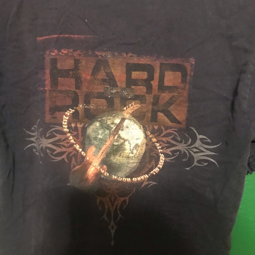 Hard rock tee